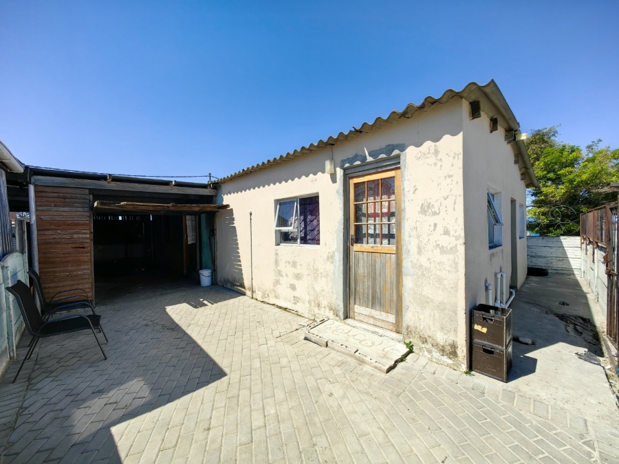 3 Bedroom Property for Sale in Roosendal Western Cape